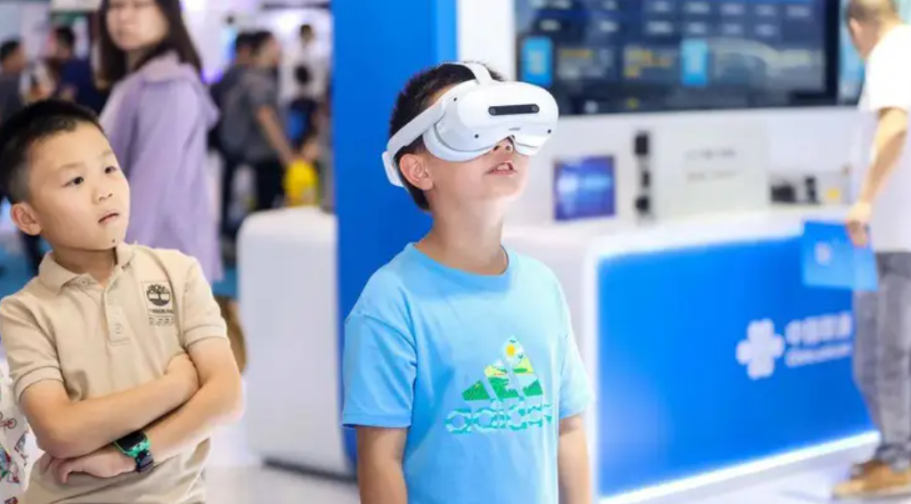 教育部千億投入AI課堂！2025年智慧教育覆蓋85%縣域校的突圍戰(zhàn)